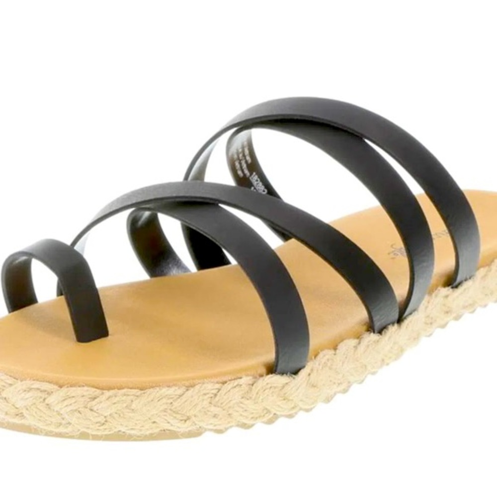 BRAND NEW- American Eagle Womens Suri Sandal SIZE: 8 COLOR: BLACK WIDTH: MEDIUM